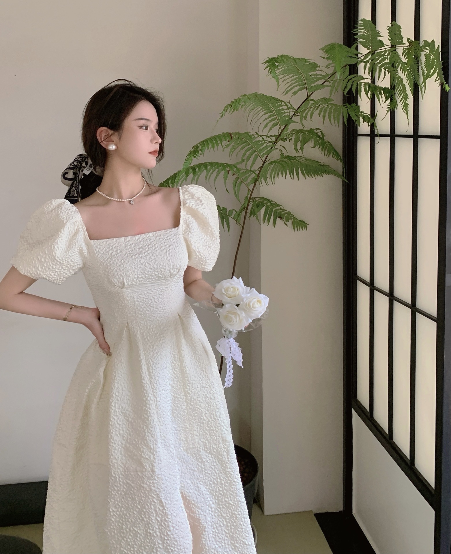 法式宫廷风方领泡泡袖连衣裙女夏季收腰温柔气质开叉小众礼服长裙