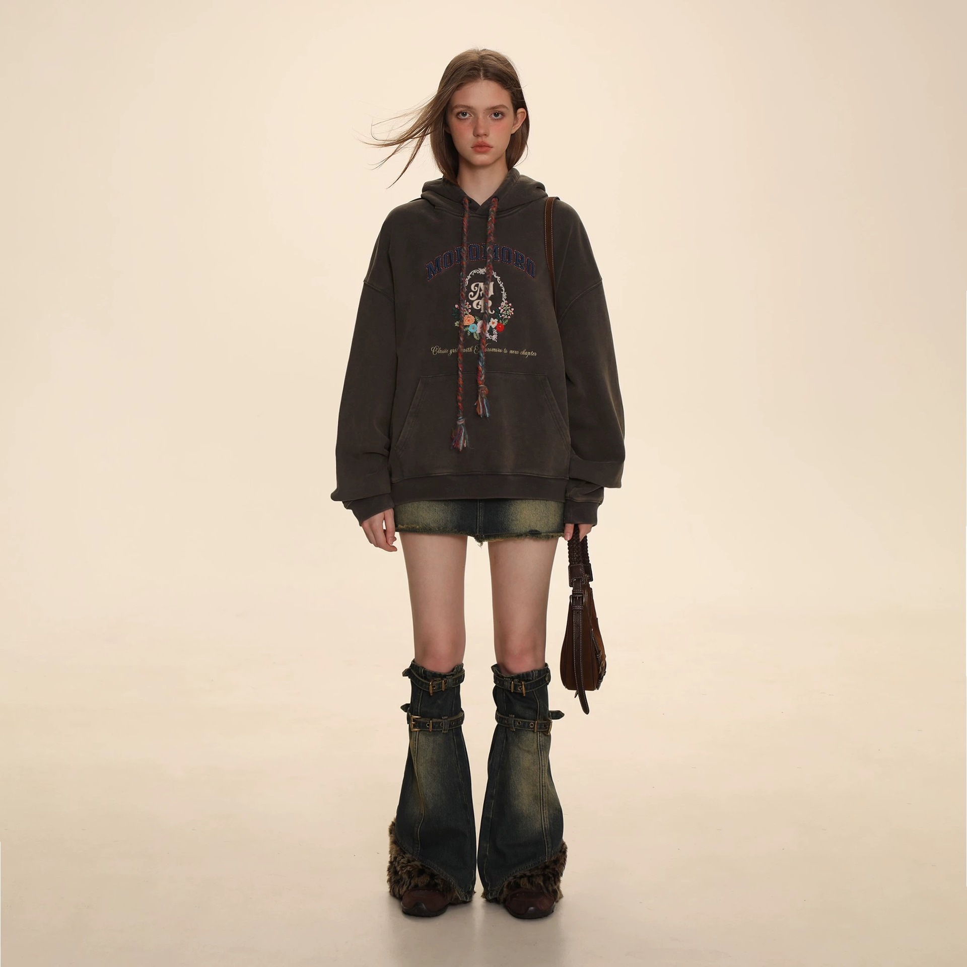 moromoro复古学院风立体花徽章刺绣毛线绳连帽卫衣