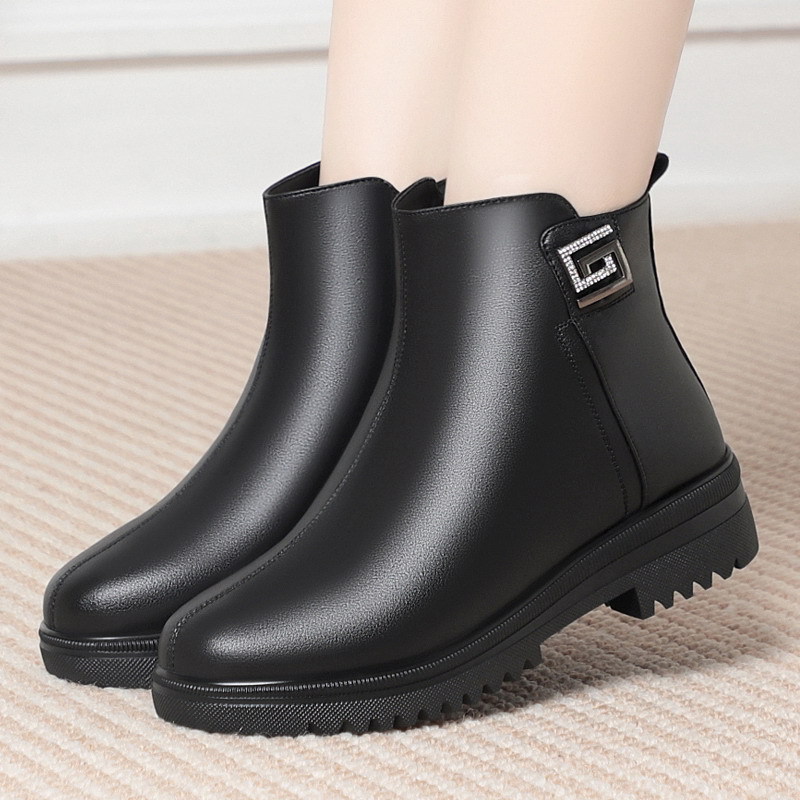 冬季新款女靴短靴平底粗跟中老年妈妈鞋羊毛棉鞋加绒大码休闲棉靴