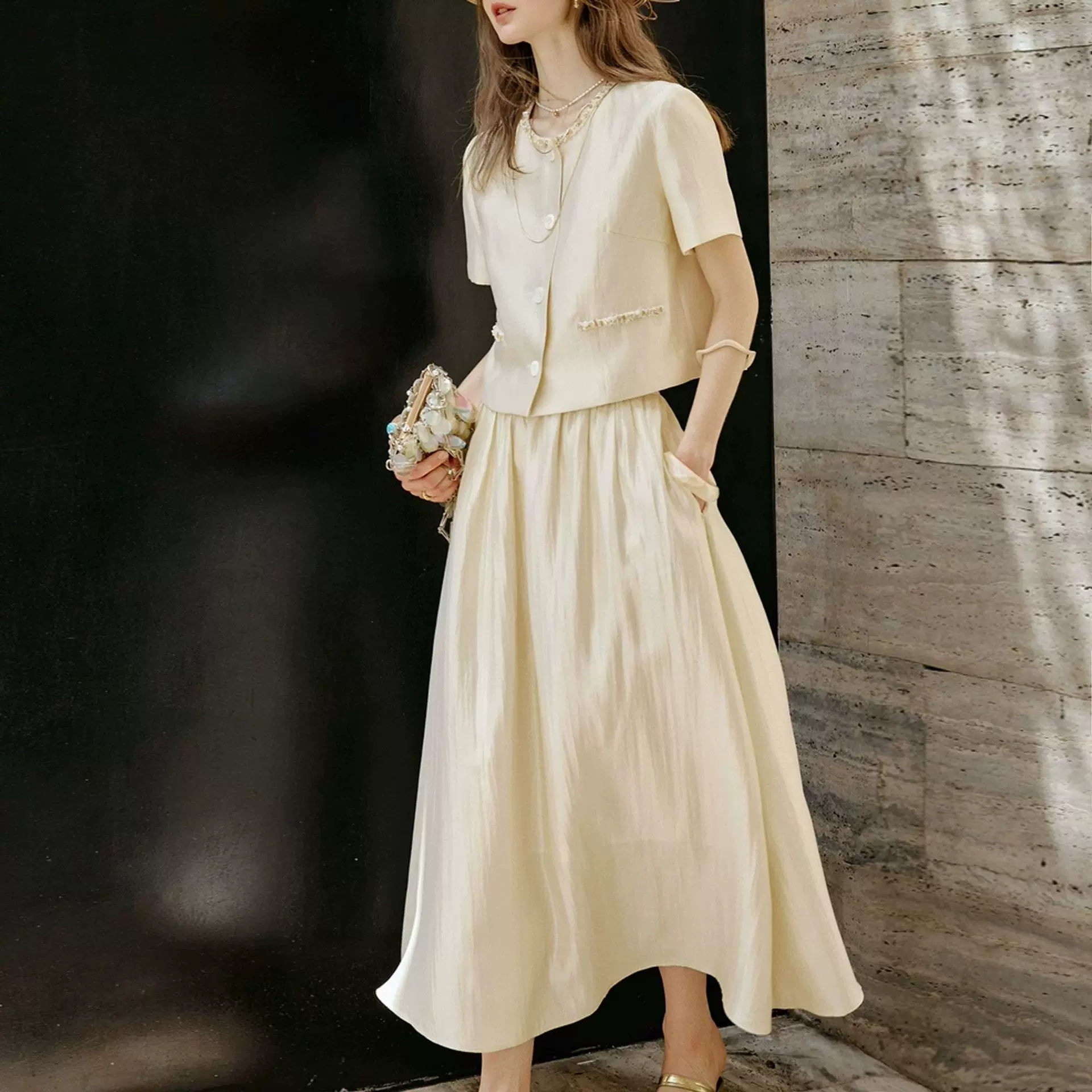 26夏季缎光肌理重工贝壳嵌珠设计气质外套/半身裙套装25831+25832