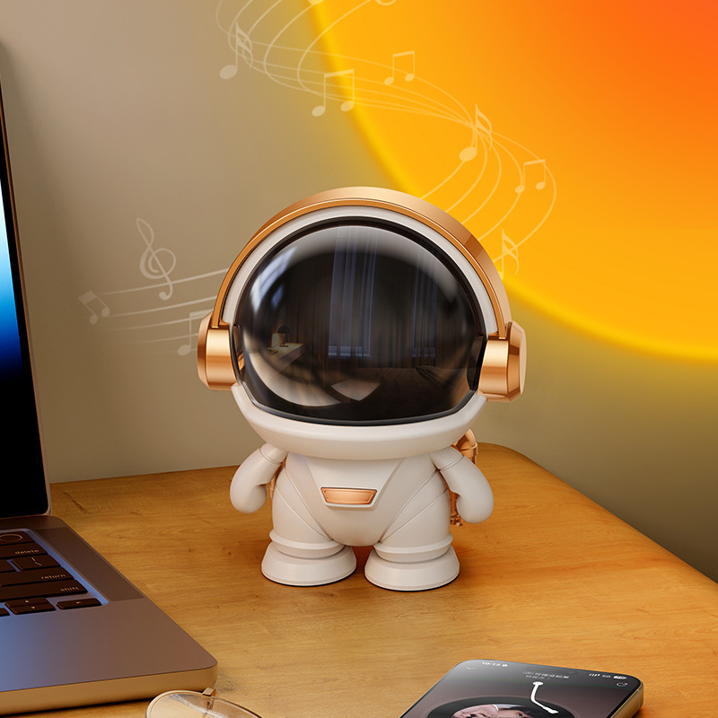 Creative Spaceman Astronaut Wireless Bluetooth Speaker Tws Couplet Space Robot Cute Speaker Subwoofer