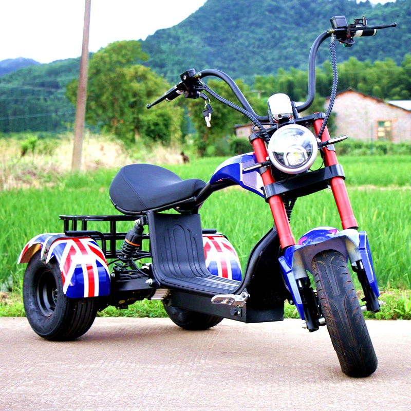 跨境成人三轮中型哈雷电动车1500w差速电机宽胎锂电代步滑板车