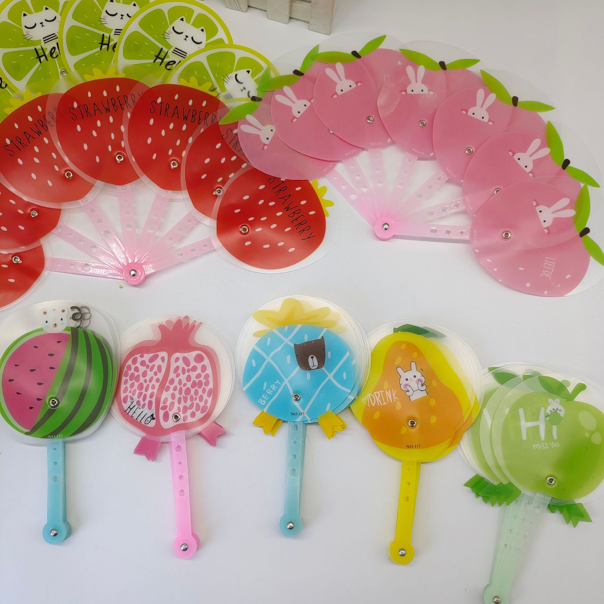 夏季可爱塑料扇 卡通扇子 水果扇 艺术扇 圆扇礼品工艺扇两元赠品