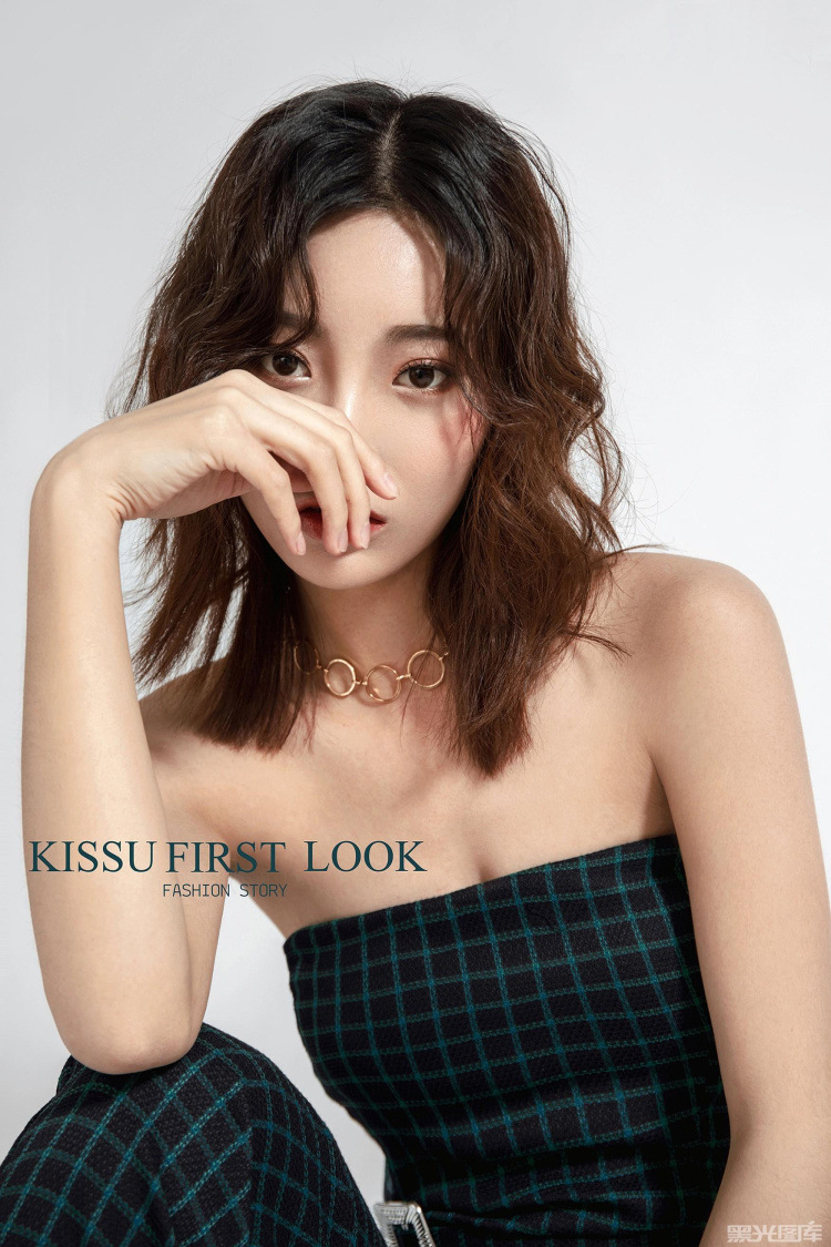 影楼写真主题2021新款 个人形象照服装 女士西装杂志封面拍照便装