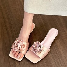 elingstudio 粉色玫瑰！绸缎一字带凉拖鞋女夏季新款低跟粗跟鞋子