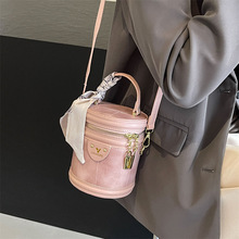 外贸时尚包包女2024新款水桶包单肩斜跨包Female bag手提复古女包