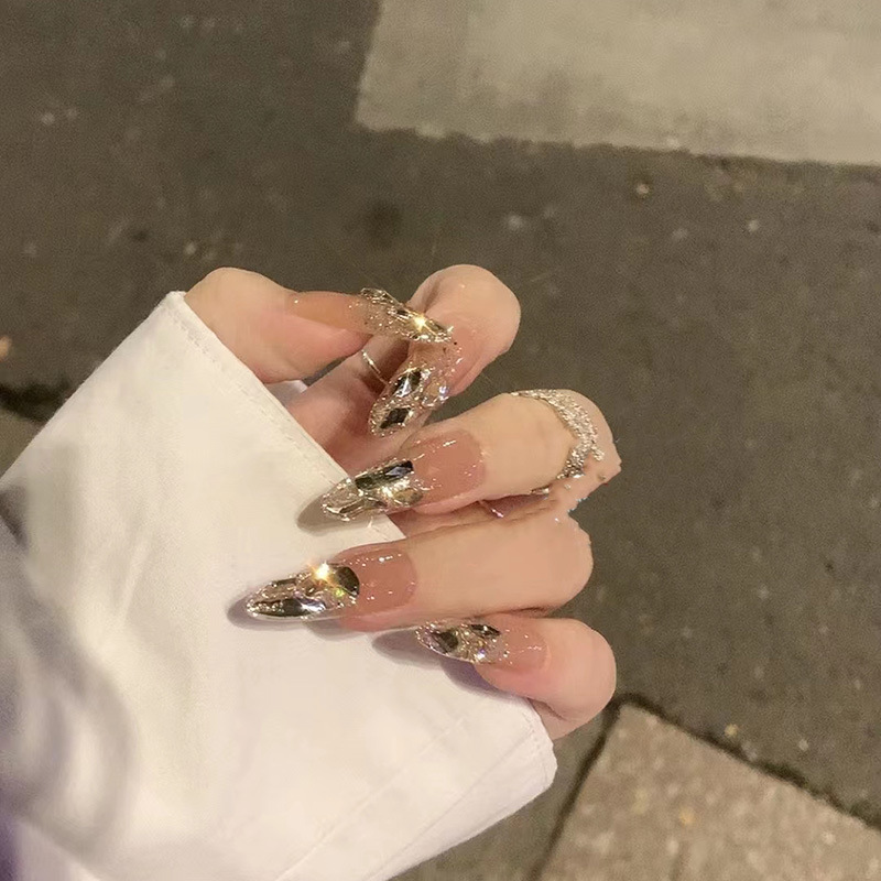 267小红书同款穿戴美甲富家千金闪钻香槟金气质显白指甲贴片新娘