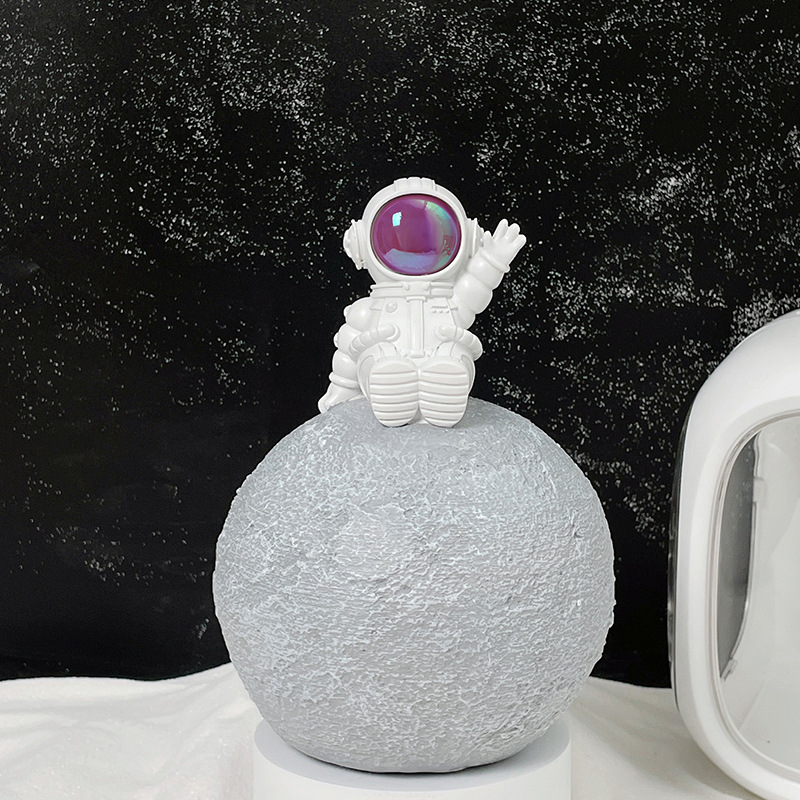 Creative Romantic Spaceman Ornaments Cartoon Astronaut Decorations Star Light Home Bedroom Decoration Crafts