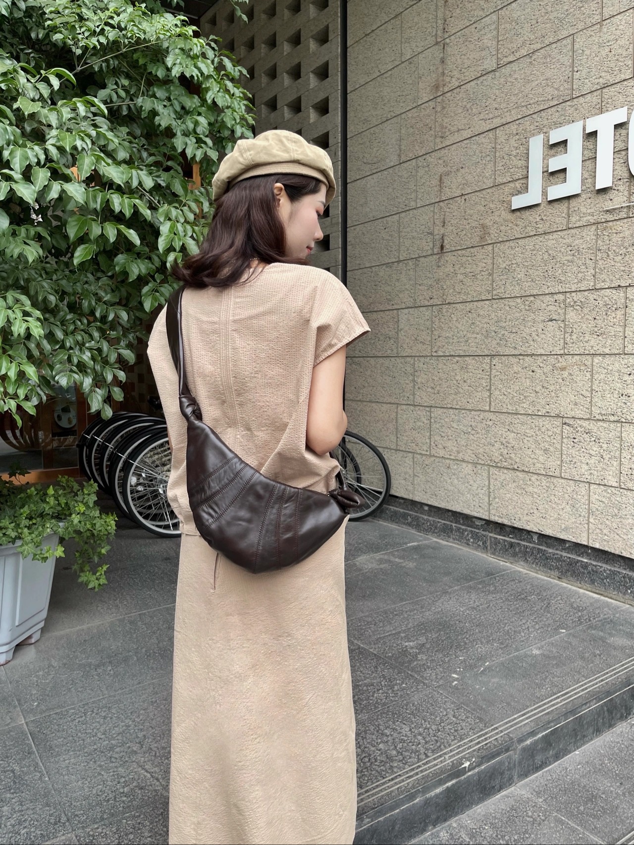 lemaire牛角包软羊皮单肩斜跨饺子包真皮腋下法棍包小众设计胸包