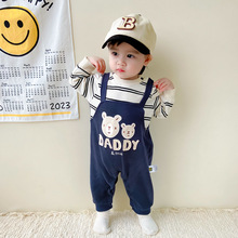 婴儿连体衣春新款男宝宝衣服DADDY熊背带假两件条纹小熊婴儿服装