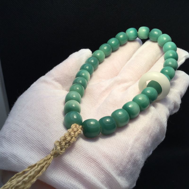 Landscape Material Yin Skin Green Bodhi Half Mountain and Half Water Gradient Bodhi Seed 28 Bracelet a Dai Flexible Ring Bead Chain