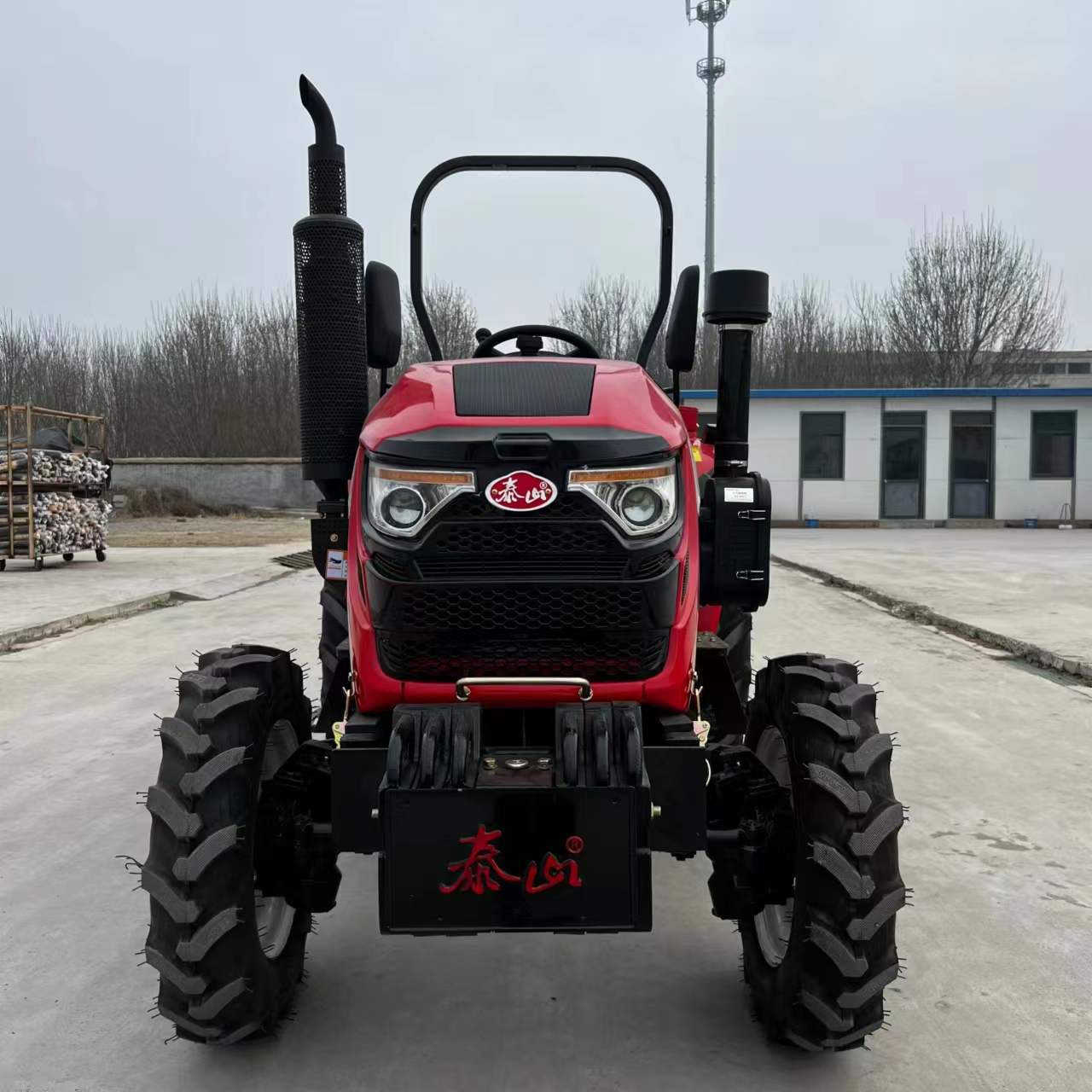 补后提车泰山504四驱拖拉机 锡柴动力强压多路阀 多缸国三电喷