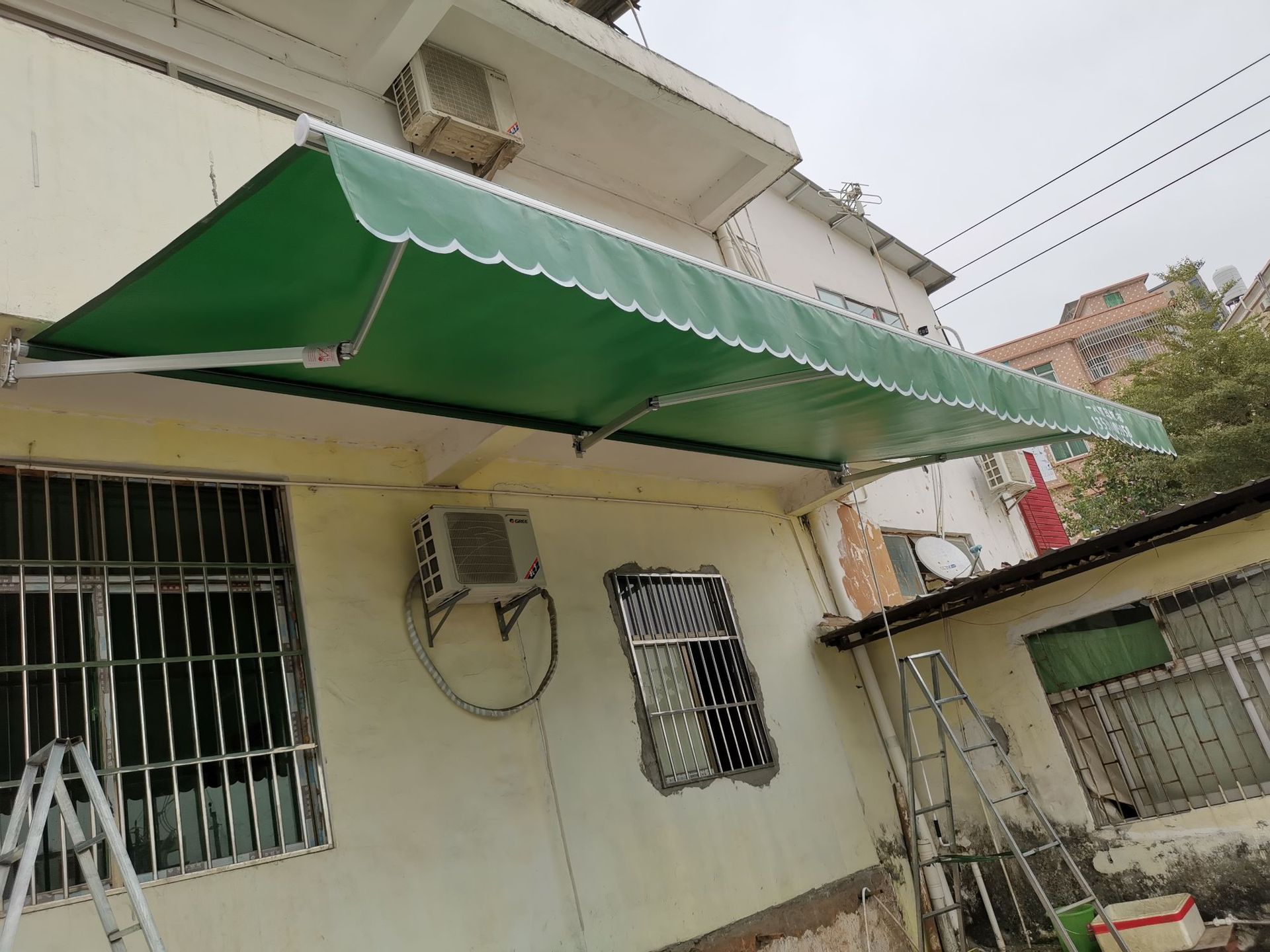 深圳东莞惠州厂家制定伸缩篷固定帐篷商铺铁皮棚天幕帘遮阳推拉蓬