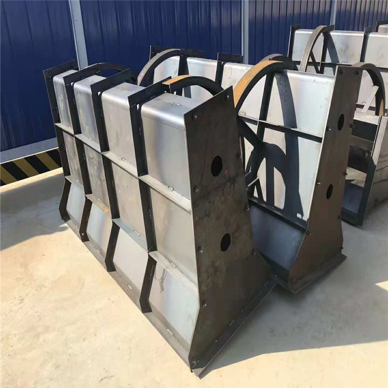新型预制混泥土防撞隔离墩模具 市政隔离墩钢模具道路隔离墩模具