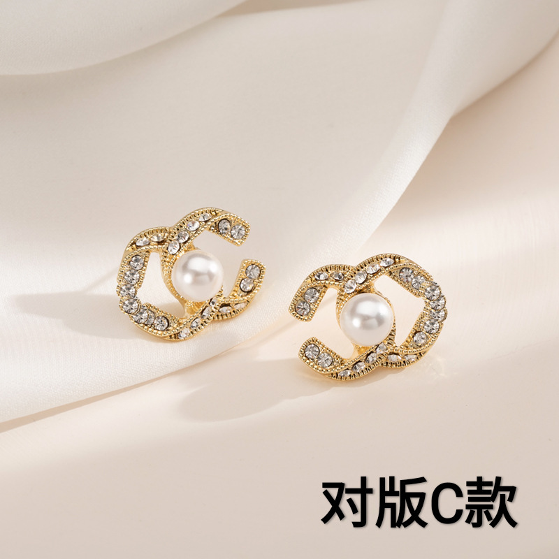 New Chanel Style Pearl Stud Earrings Korean Style C- Shaped Grandma All-Match Double C Earrings High-Grade Temperament Online Celebrity Earrings