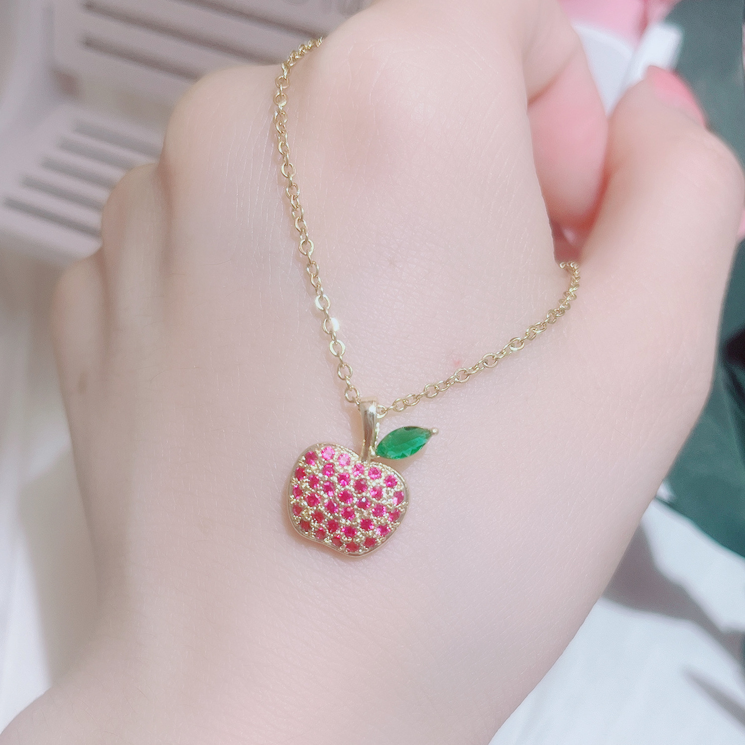 【钛钢真金电镀】可爱苹果微镶紫色锆石项链 水果简约小众锁骨链