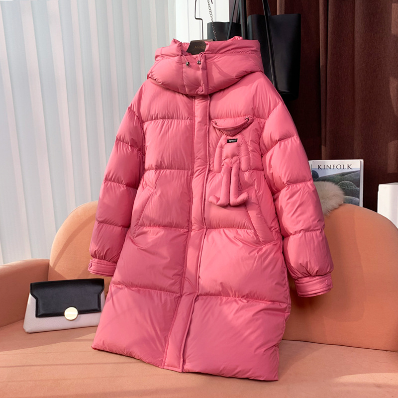玫红色设计感小众高端鹅绒服女2024冬季新款时尚洋气中长款羽绒服