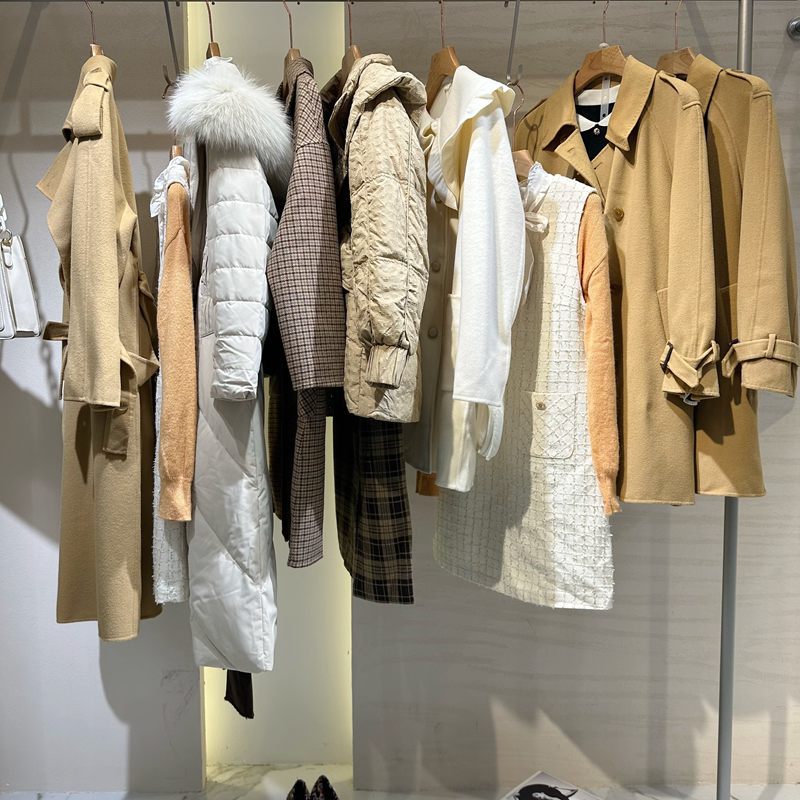 三3彩羽绒服女装专柜衣服正品剪标孤品广州品牌撤柜女装一手货源