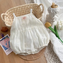 夏季新款婴儿衣服0-2岁女宝宝甜美吊带三角哈衣爬服薄款a类外出服