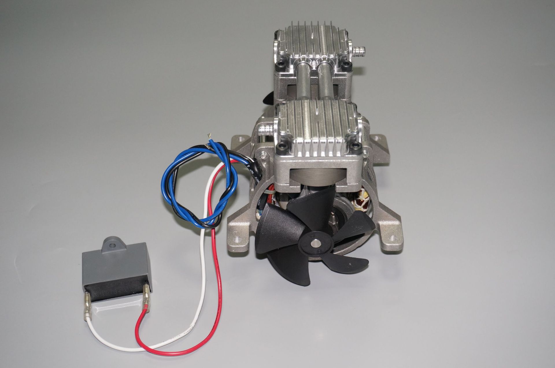 22dh微型无油真空活塞泵22l负压泵美容仪器气泵