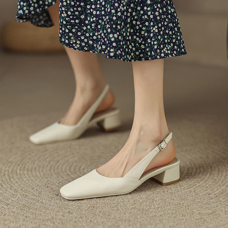 又美又软又好穿包头后空凉鞋夏季新款简约法式复古粗跟方头凉鞋女