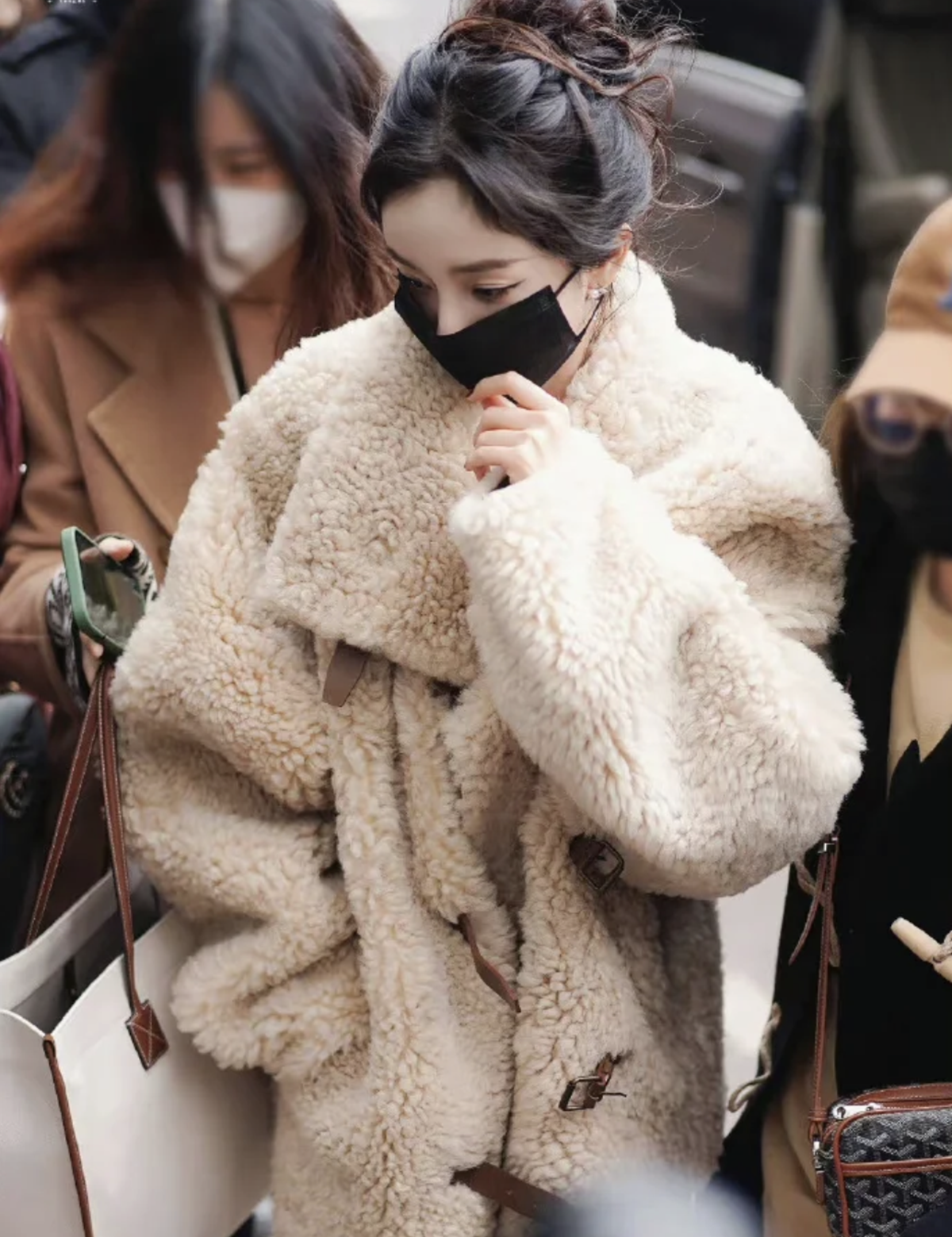 杨幂皮毛一体羊羔毛绒大衣羊剪绒外套女-阿里巴巴
