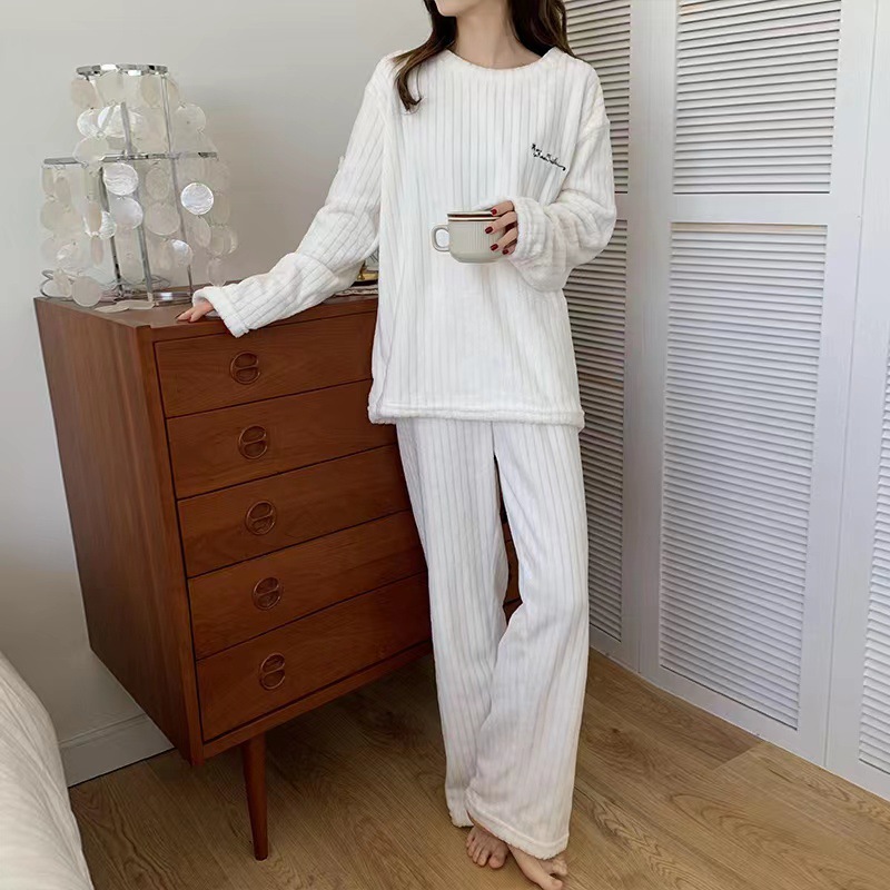Fairy Crescent City Peach Classic Style Jacquard Cotton Velvet Bear Coral Velvet Butterfly Warm Suit Pajamas for Women