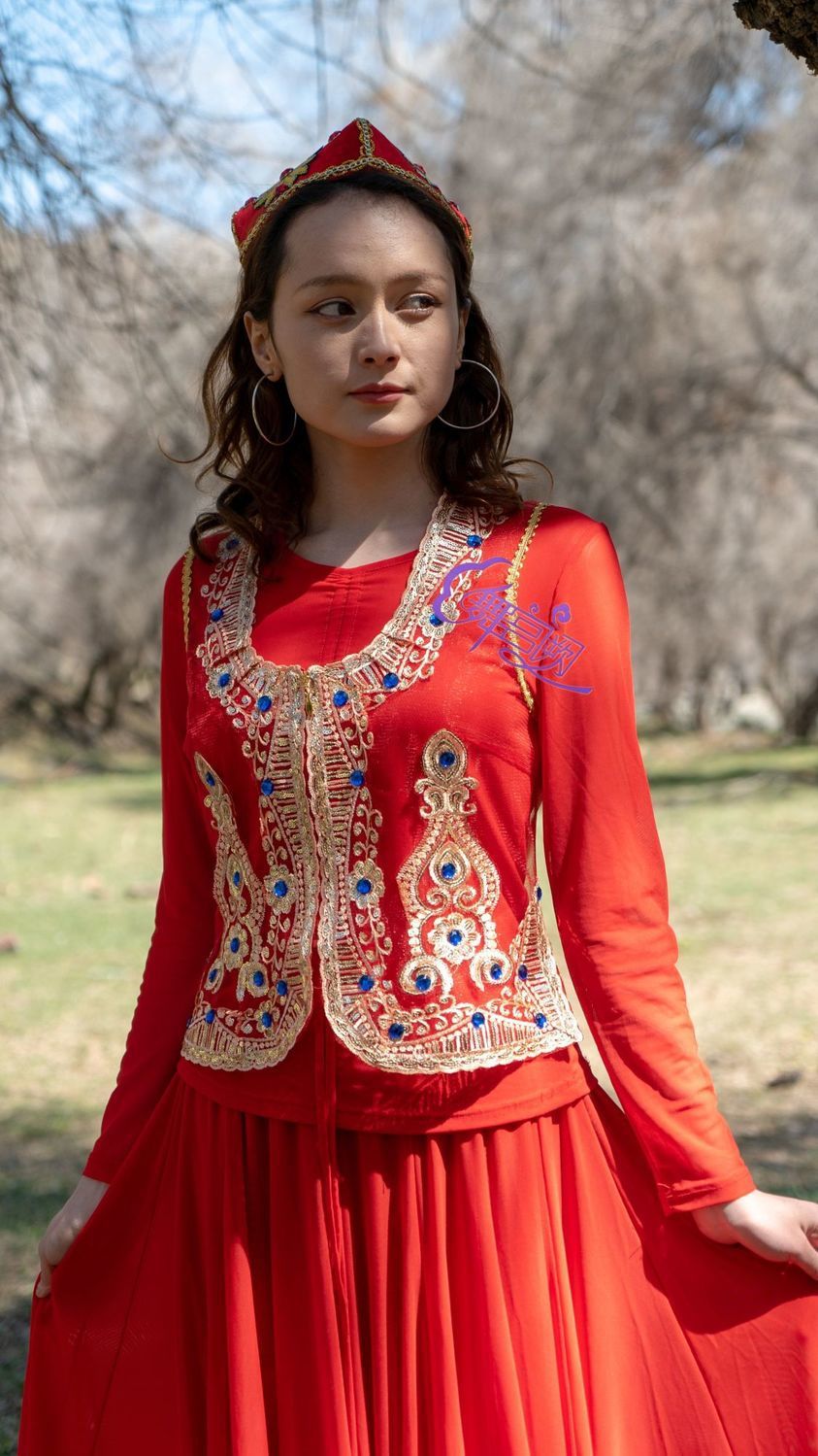 新疆维吾尔族表演服舞蹈服装舞台广场舞演出服女短款夏季马甲