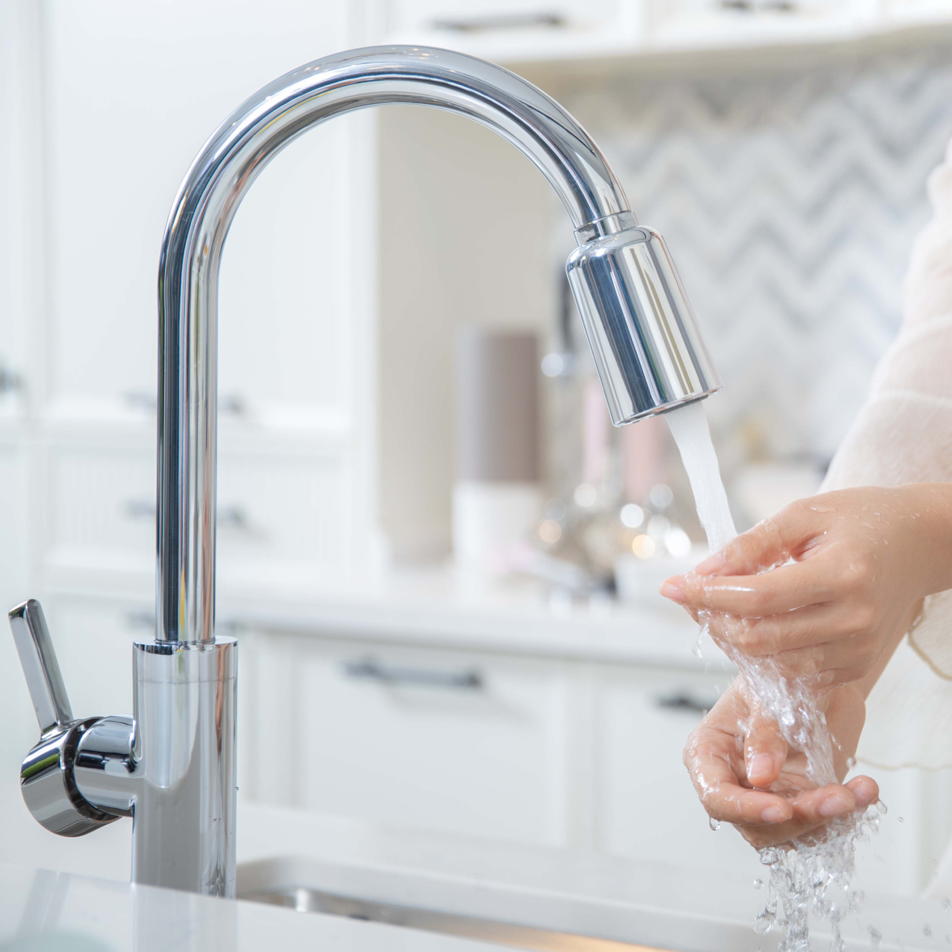 节水宝感应厨房水龙头家用洗菜盆智能防溅接头水嘴起泡器医院感应