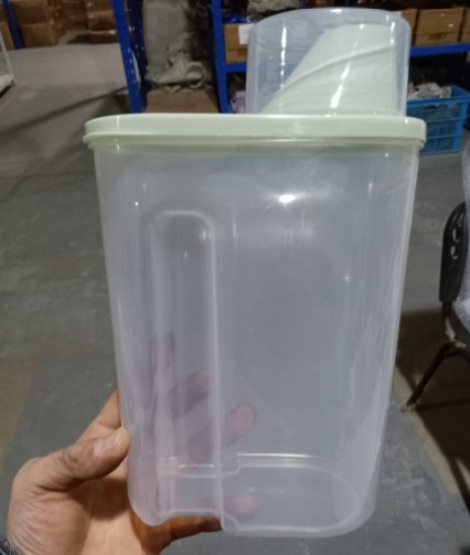 Sealed Plastic Cans Large Food Crisper with Measuring Cup Kitchen Storage Bucket Cereals Jar Storage Box