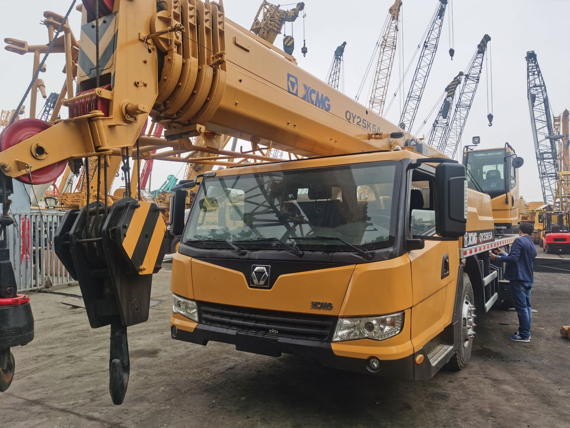 出售徐州25吨汽车吊.二手25k5ka汽车吊 大型吊车 小吊车 徐工吊车