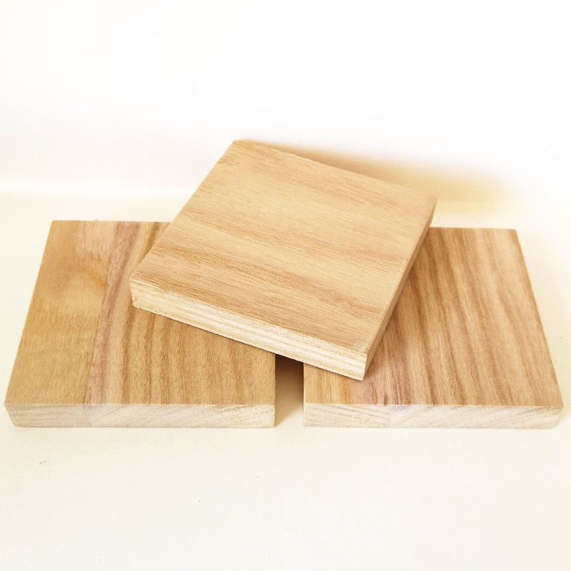 桐木木射线细,木材纹理通直,刨光后有绢丝光泽,材质轻柔,无味.