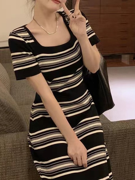 Striped Short-Sleeved Knitted Dress for Women Autumn 2024 New Korean Style Idle Style Outer Wear Mid-Length Skirt Ins