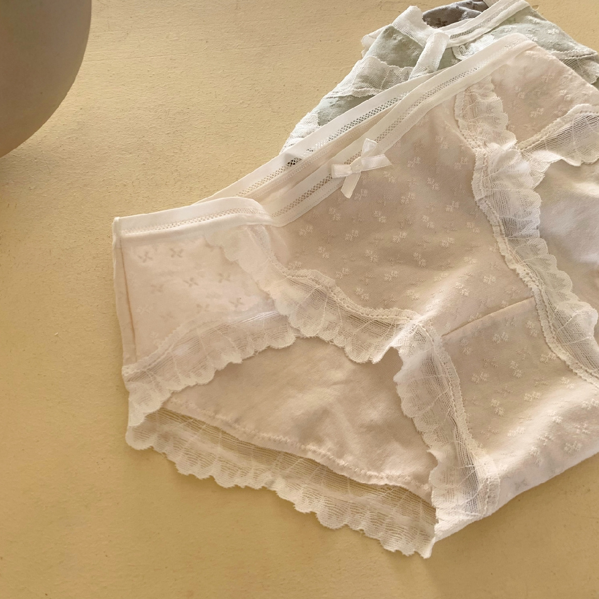 法式温柔开叉显腿长设计透气纯棉三角内裤女中低腰日系少女蕾丝边