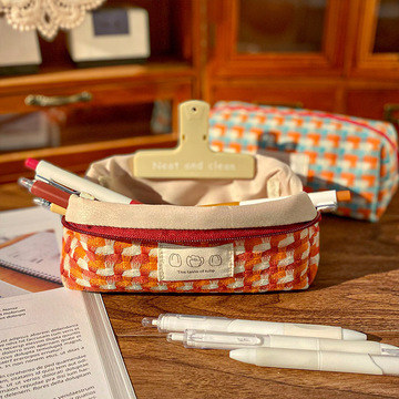 日系ins彩虹编织笔袋简约耐脏大容量文具收纳包学生少女小众笔盒