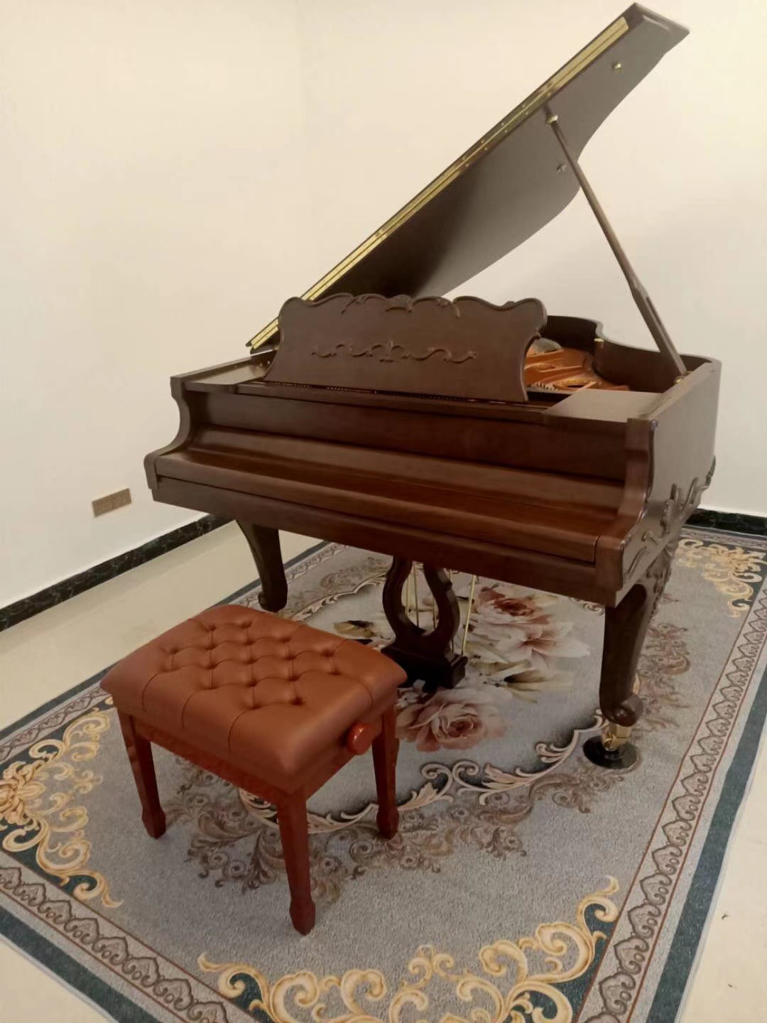 三角钢琴家用卧式专业演奏钢琴幼师专用88键初学者大钢琴正品黑色