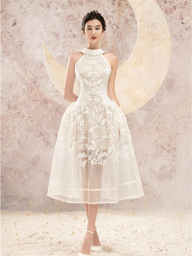 越南复古宫廷风华丽大气刺绣挂脖收腰大摆蓬蓬连衣裙仙气白色礼服