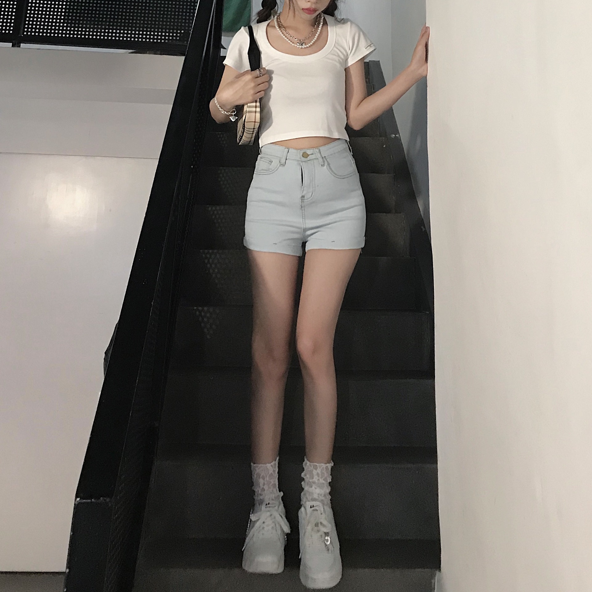 紧身弹力短裤图片