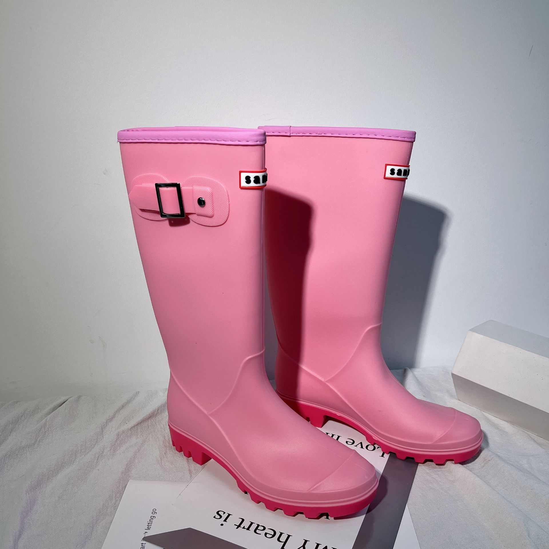 女款雨鞋高筒英伦防水时尚雨靴长筒女士外穿套脚拉链马丁水鞋批发