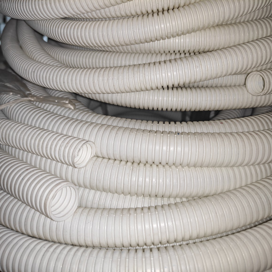 pvc白色加厚单壁阻燃波纹管