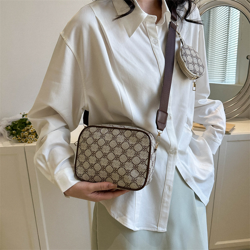 Cross-Border Popular Light Luxury Chessboard Plaid Square Pouch Women's Bag 2023 Summer Casual Stylish Child and Mother Shoulder Messenger Bag