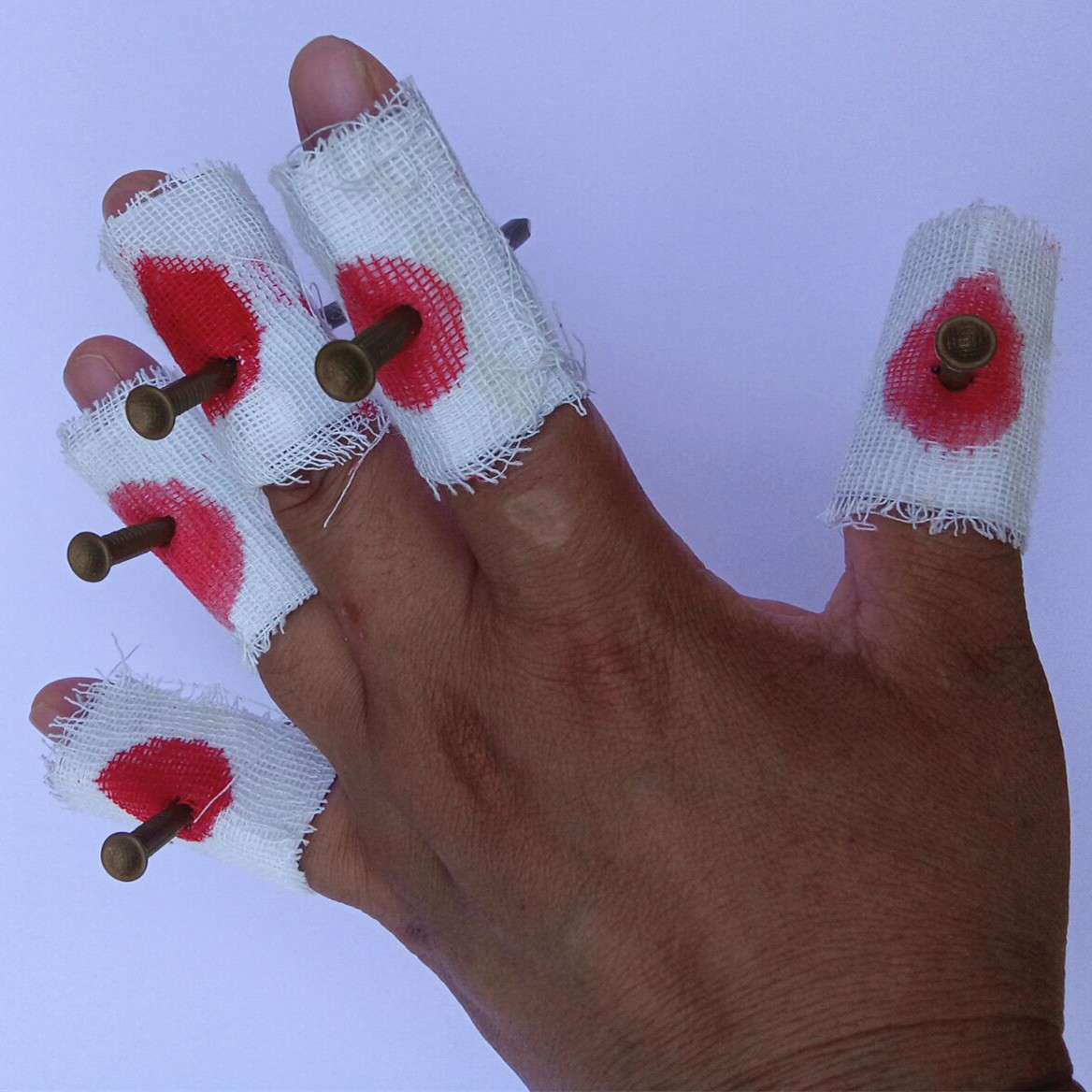 止血钉铁钉纱布穿指钉手指穿钉假伤魔术道具愚人节礼物整吓一跳