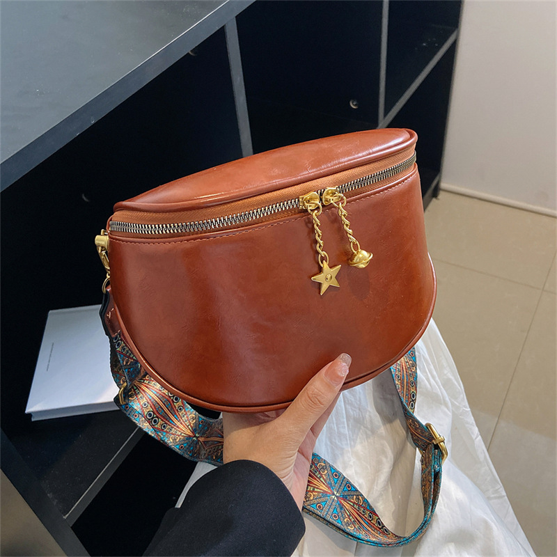 Women's Bag 2022 New Simple Fashion Oil Wax Leather Pu Shoulder Messenger Bag Texture Fashionable Saddle Bag