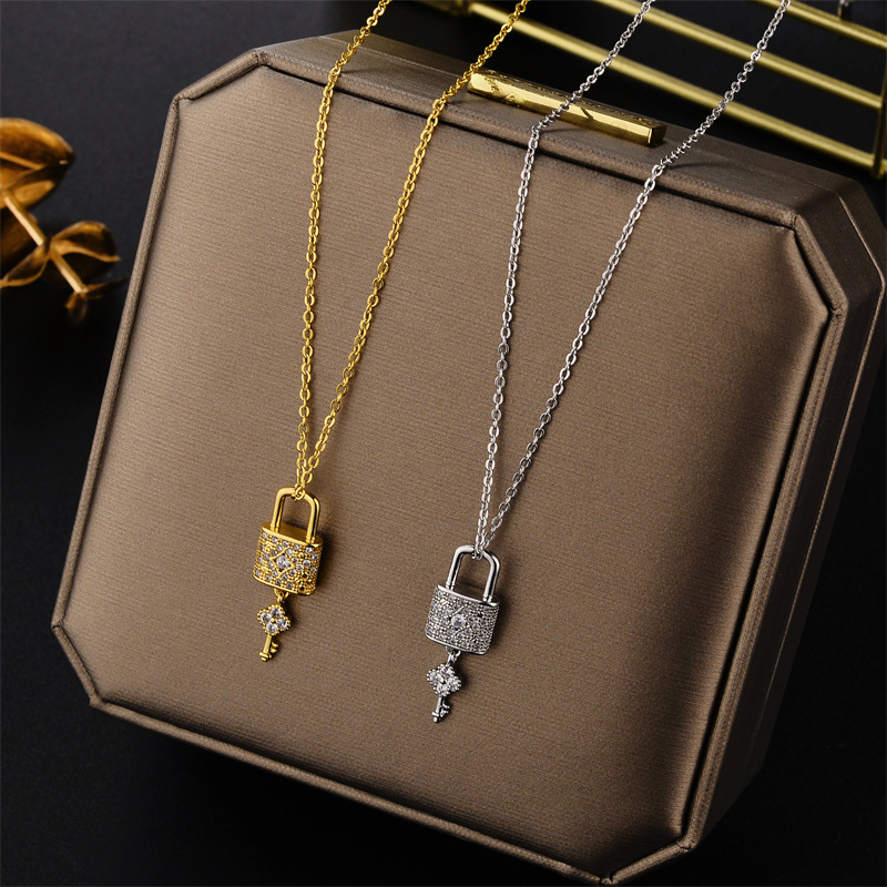 New Best-Selling Full Diamond Key Lock Necklace Fashion Titanium Steel Clavicle Chain Graceful Personality Online Influencer Jewelry Factory Direct Sales