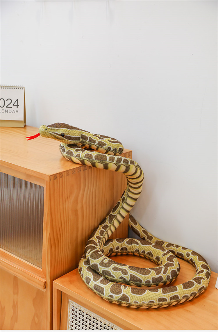 防真花斑蟒蛇公仔毛绒玩具眼镜蛇假蛇玩偶整蛊道具儿童玩具跨境批