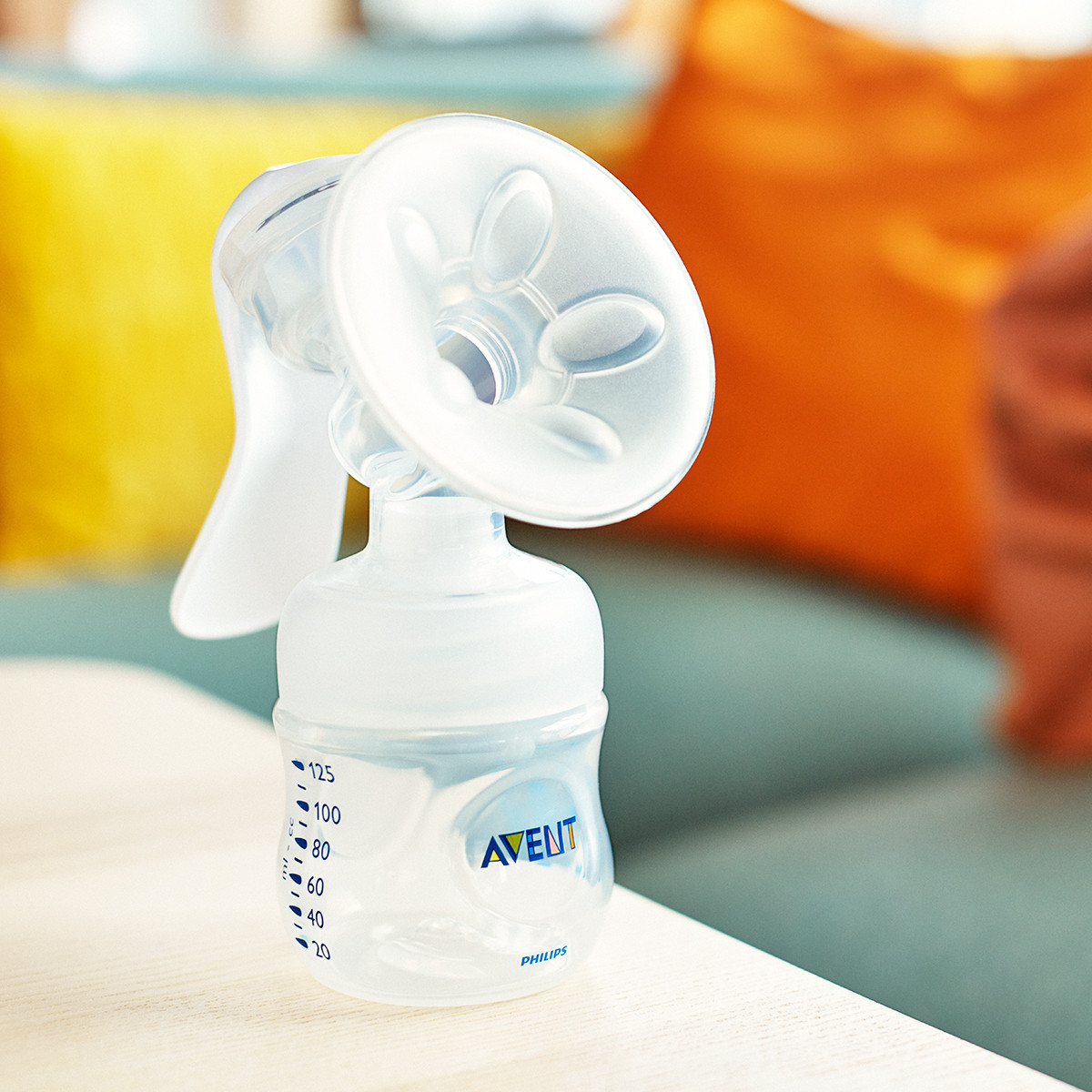 飞利浦新安怡进口手动集乳器 便携挤奶器 吸乳器