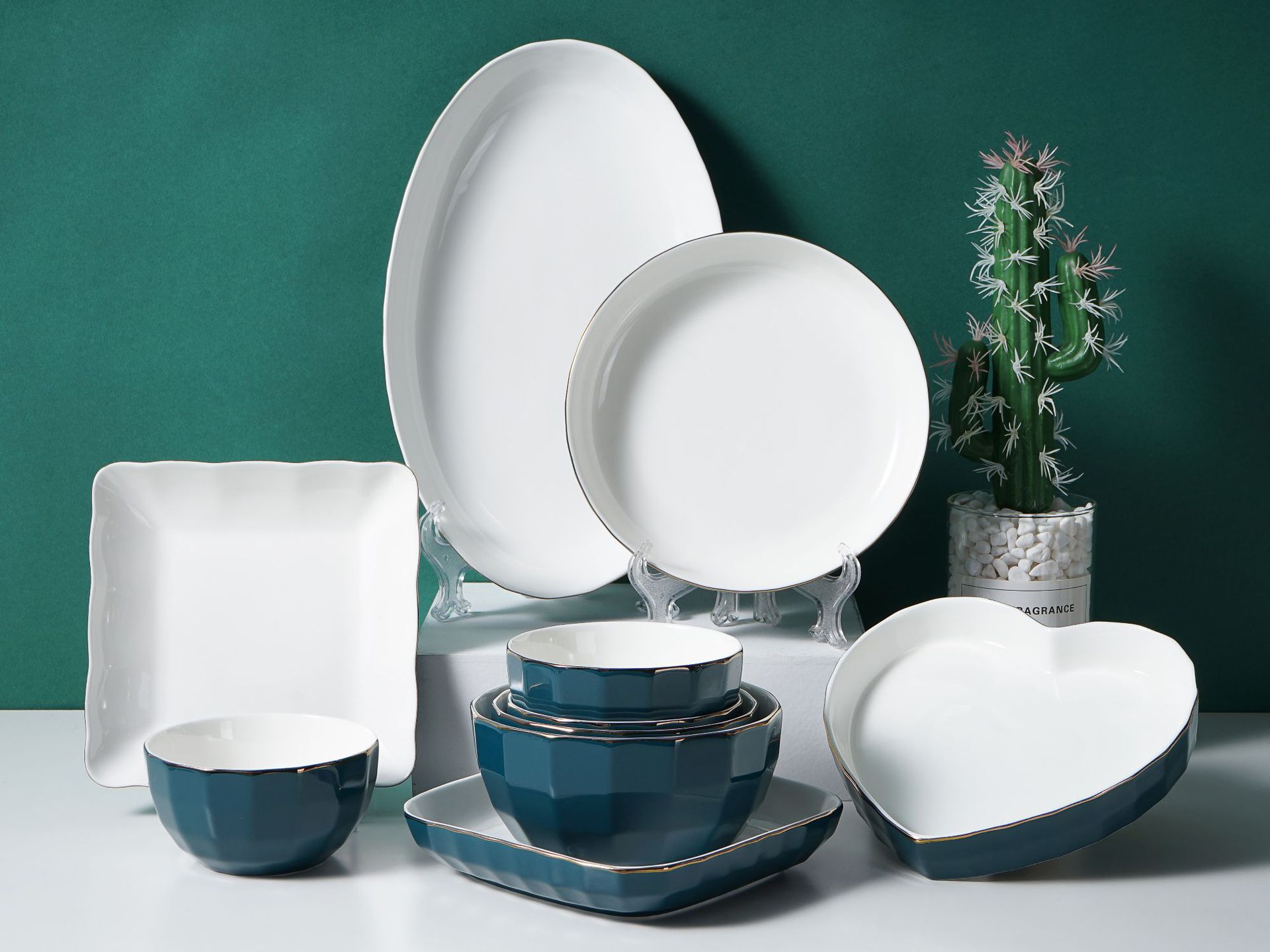 家用金边骨瓷碗碟餐具套装 中式简约骨质瓷碗盘组合可加logo