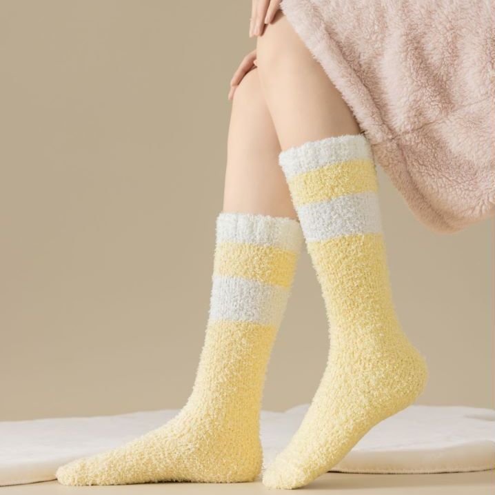 Coral Fleece Room Socks Lint-Free Warm-Keeping Socks Women's Mid Tube Stockings Winter Thickening Plush Sleeping Socks Towel Calf Socks