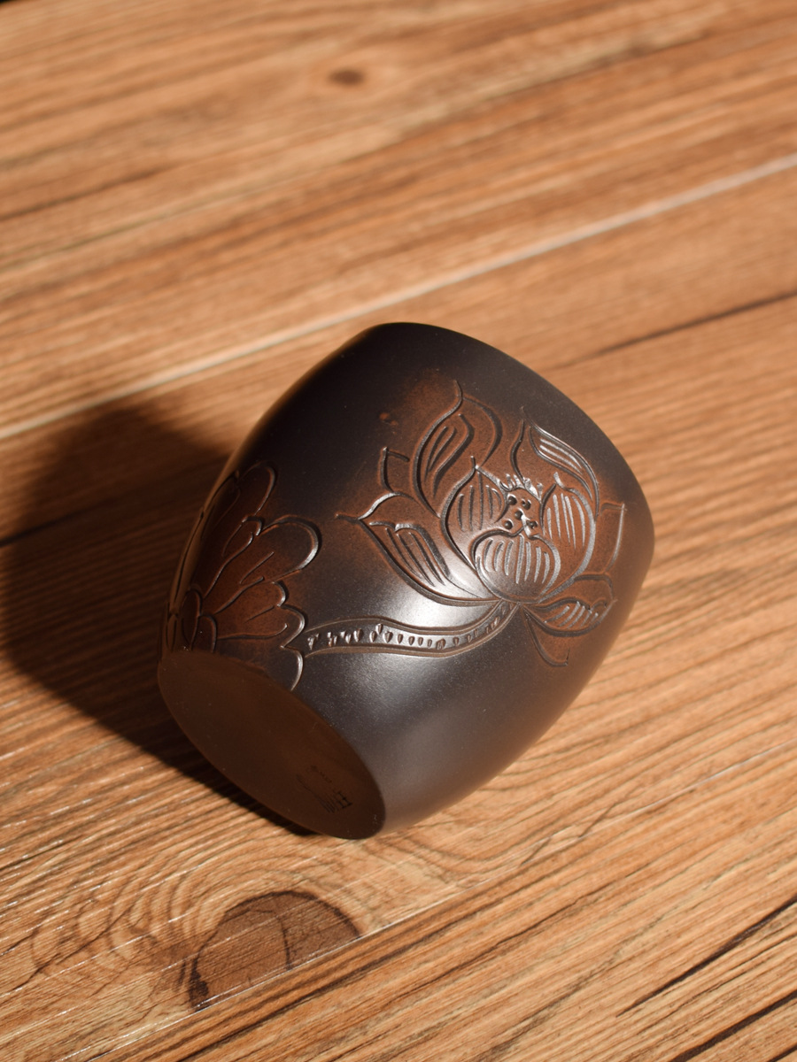 批发云南建水紫陶茶杯七分杯全手工浮雕主人品茗杯非陶瓷紫砂杯子