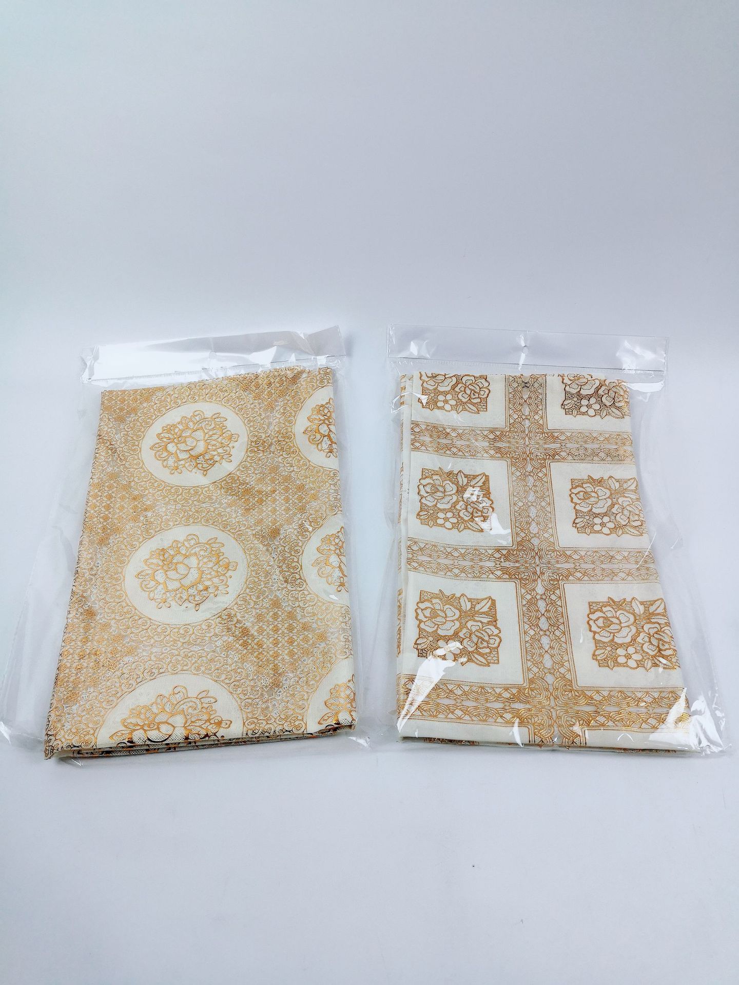批发供应烫金桌布60x140餐桌布图案混装地摊夜市五元店六元店货源
